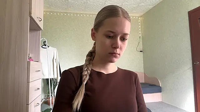 ZaidaSchwarten online show from 05/01/26, 02:10