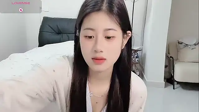 Yvonne-07 online show from 04/09/26, 11:37