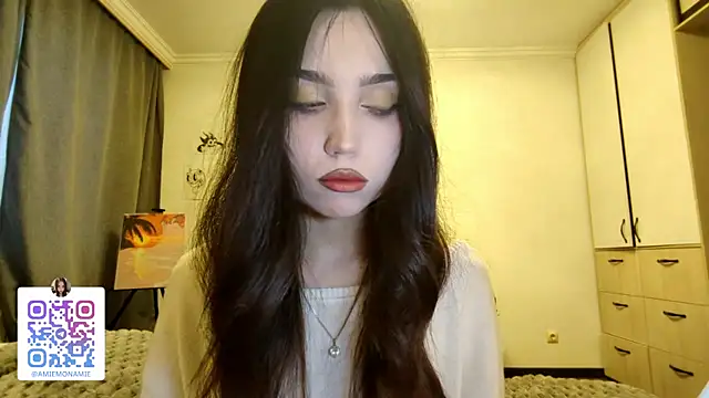 Qwami Amie online show from 12/21/25, 06:31