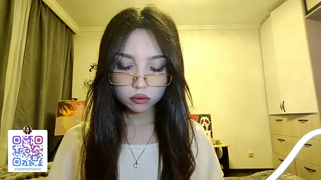 Qwami Amie online show from 01/10/26, 03:52