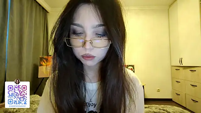 Qwami Amie online show from 01/12/26, 04:50