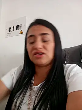 sara nina online show from 12/21/25, 04:47