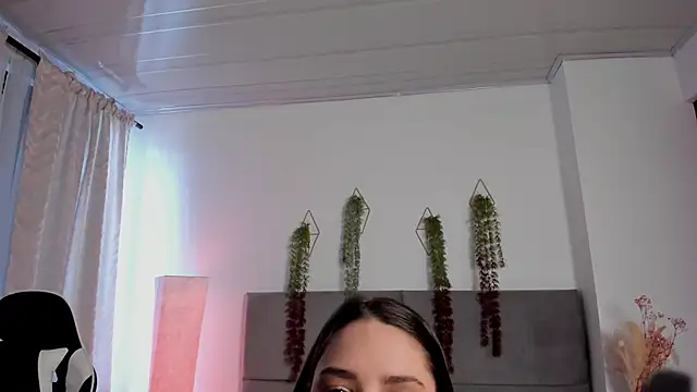 Snapshot of JulietaSnow chatting on 05/17/26, 03:30 JulietaSnow online show from 05/17/26, 03:30