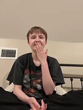 Lassie Cassie online show from 12/16/25, 03:44