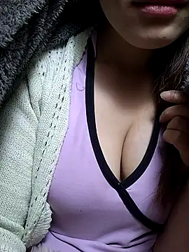 Snapshot of neko-nancy chatting on 12/22/25, 01:02 neko-nancy online show from 12/22/25, 01:02