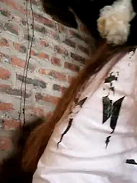 Snapshot of yana-zz chatting on 12/15/25, 03:44 yana-zz online show from 12/15/25, 03:44