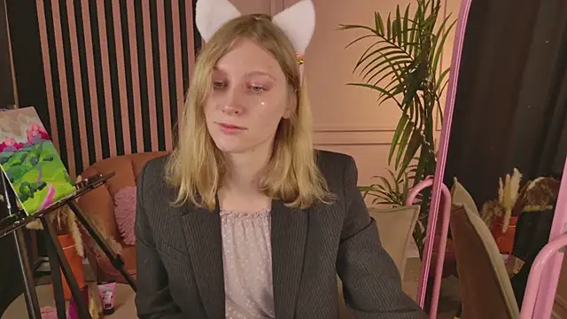 Snapshot of AsyaLumi chatting on 12/21/25, 06:09 AsyaLumi online show from 12/21/25, 06:09