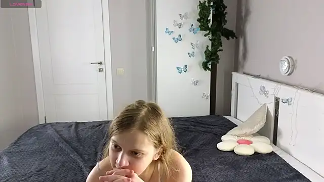 HazeElariel online show from 04/10/26, 03:28
