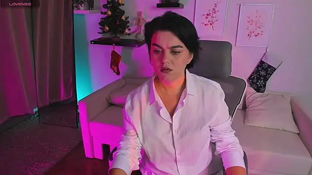 Sofia Fisher online show from 12/16/25, 07:24