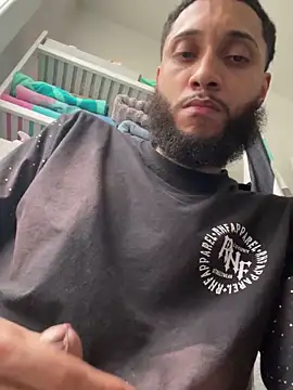 bigdickpapi19 online show from 04/18/26, 01:37