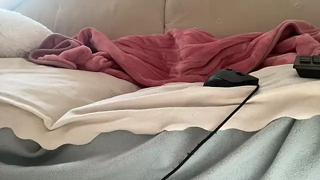 ijustturned18today online show from 02/17/26, 07:49