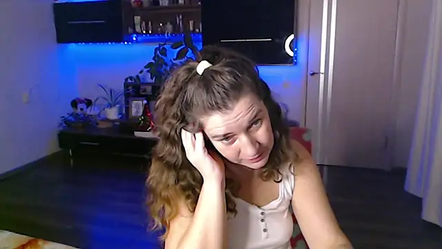 SofiaBoone online show from 12/18/25, 09:43