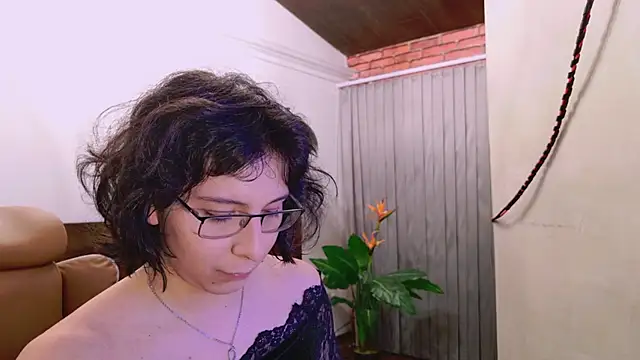 Shelly bat online show from 07/17/26, 10:25
