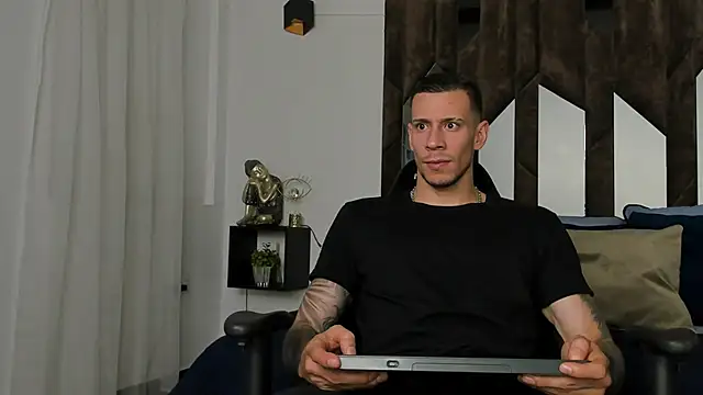 Snapshot of J_king__ chatting on 01/12/26, 05:51 J king online show from 01/12/26, 05:51