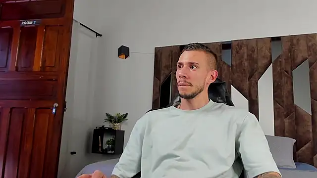 J king   online show from 05/20/26, 07:42