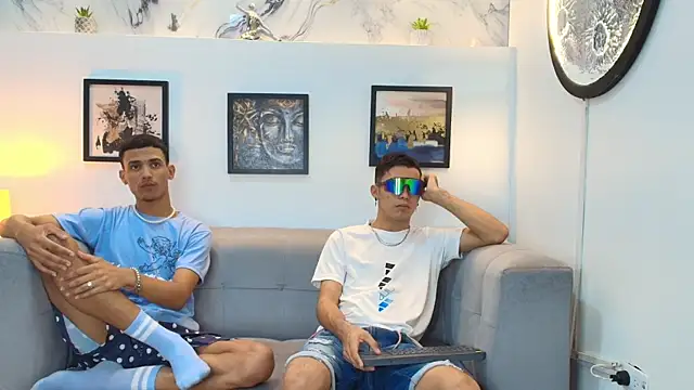 YOUNG GUYS1 online show from 12/23/25, 01:25