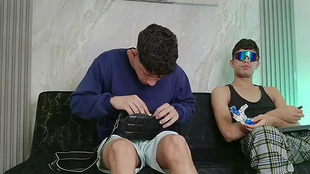 YOUNG GUYS1 online show from 05/24/26, 07:13