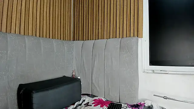 Snapshot of TiifanyGrey chatting on 01/18/26, 02:26 TiifanyGrey online show from 01/18/26, 02:26