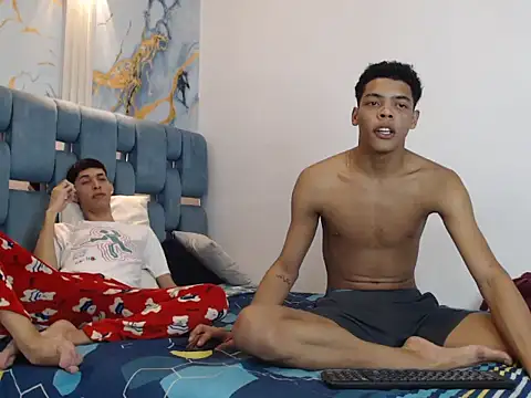 Snapshot of GOOD_BOYS1 chatting on 12/22/25, 01:35 GOOD BOYS1 online show from 12/22/25, 01:35