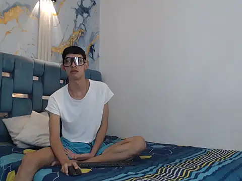 Snapshot of GOOD_BOYS1 chatting on 01/12/26, 01:38 GOOD BOYS1 online show from 01/12/26, 01:38