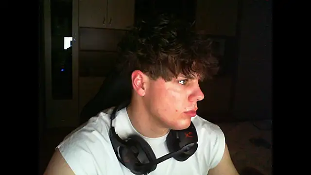 GymGuy0505 online show from 12/14/25, 09:52