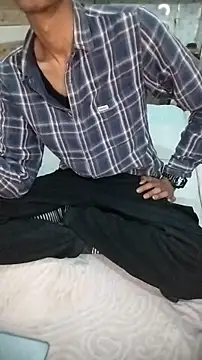 Snapshot of xoupleaura chatting on 12/20/25, 05:31 xoupleaura online show from 12/20/25, 05:31