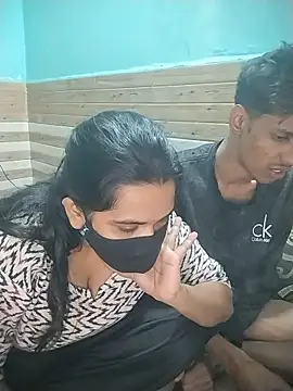 Snapshot of xoupleaura chatting on 01/08/26, 06:32 xoupleaura online show from 01/08/26, 06:32