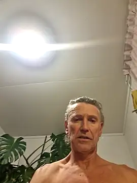 Snapshot of Andypie6 chatting on 06/27/26, 01:39 Andypie6 online show from 06/27/26, 01:39
