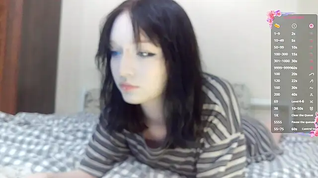 Shine Luna online show from 01/05/26, 07:17