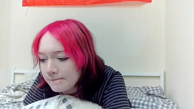 Shine Luna online show from 02/15/26, 04:25