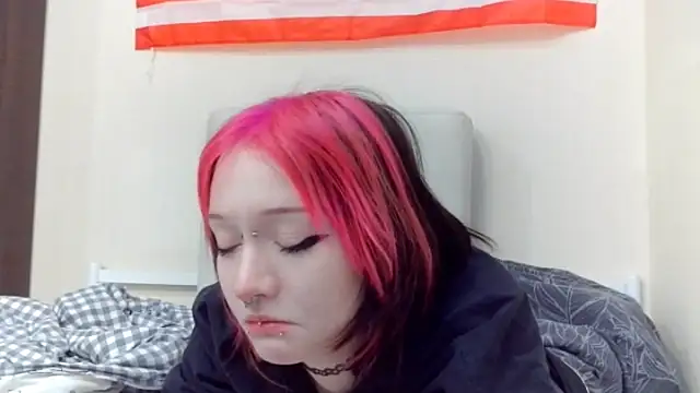 Shine Luna online show from 02/19/26, 08:05