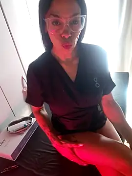 dulcemorela83 online show from 02/02/26, 04:38