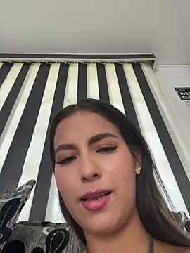 Valeria-escobar online show from 04/14/26, 01:39