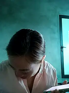 little-effy online show from 12/15/25, 05:12