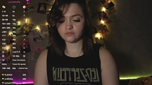 Snapshot of YummyTira chatting on 01/14/26, 01:00 YummyTira online show from 01/14/26, 01:00