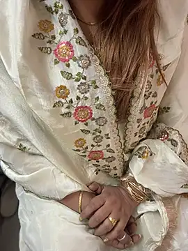 butterflyslay online show from 04/08/26, 04:01