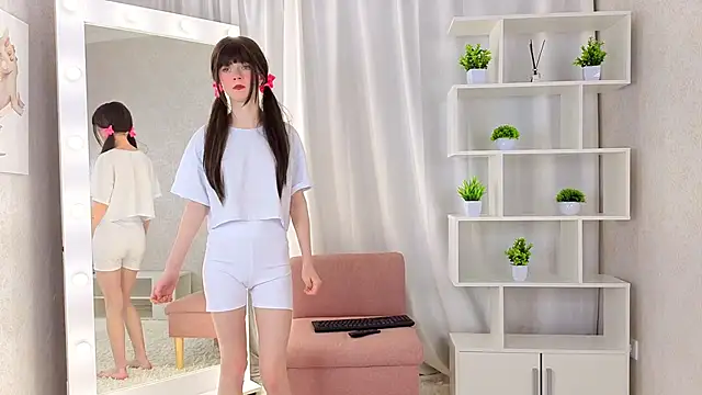 Snapshot of ViollaBloom chatting on 02/10/26, 08:46 ViollaBloom online show from 02/10/26, 08:46