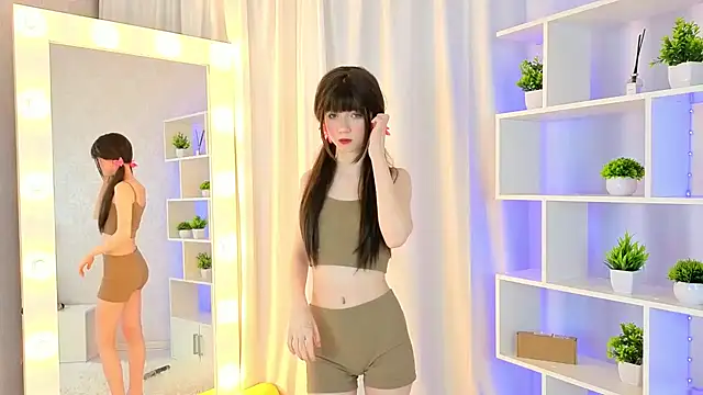 Snapshot of ViollaBloom chatting on 02/13/26, 02:07 ViollaBloom online show from 02/13/26, 02:07