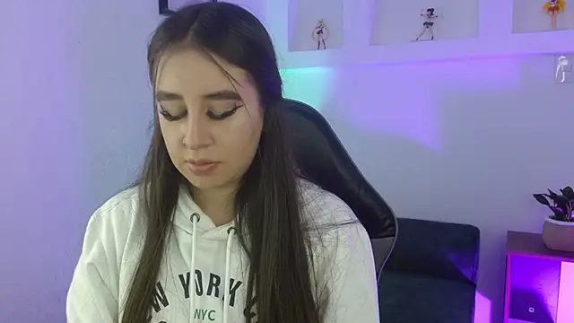 Cherylloviing  online show from 12/22/25, 12:13