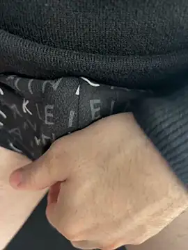 Snapshot of just4play chatting on 02/05/26, 02:22 just4play online show from 02/05/26, 02:22