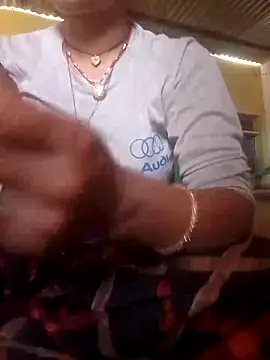 Snapshot of Aaisha_01 chatting on 04/23/26, 06:58 Aaisha 01 online show from 04/23/26, 06:58