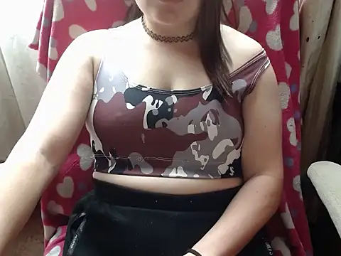 Snapshot of 666maskgirl chatting on 02/02/26, 05:11 666maskgirl online show from 02/02/26, 05:11