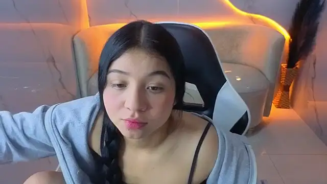 Sofi Adams Tx online show from 12/22/25, 01:19