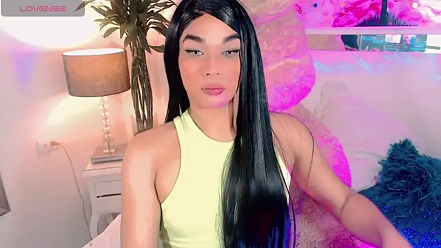 agathaferrer3 online show from 12/16/25, 11:15