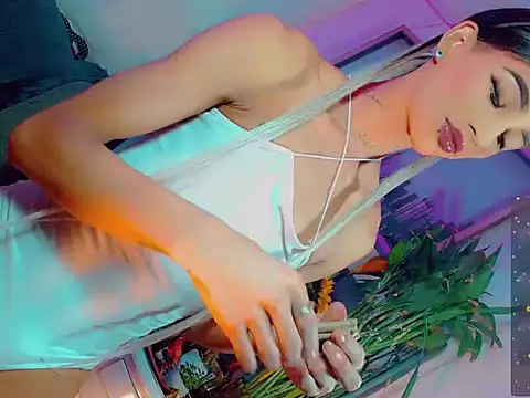 agathaferrer3 online show from 03/22/26, 04:32