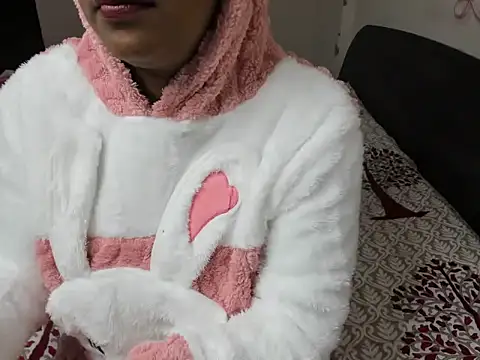 Snapshot of Its-rousee chatting on 12/20/25, 05:09 Its-rousee online show from 12/20/25, 05:09