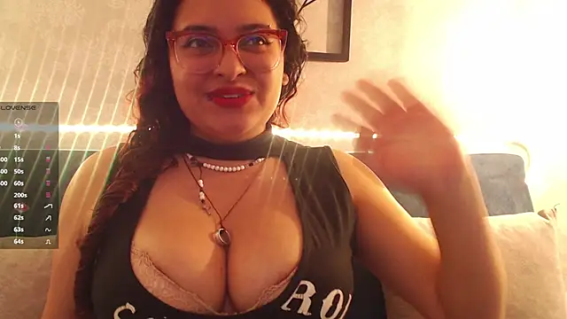 Snapshot of kat_belle chatting on 12/18/25, 12:33 kat belle online show from 12/18/25, 12:33