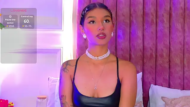 Mimi-Nyx online show from 05/04/26, 06:31