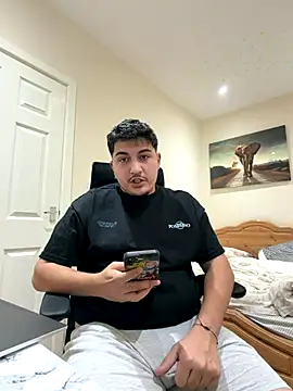 Juliann69Ramiro online show from 12/16/25, 10:37