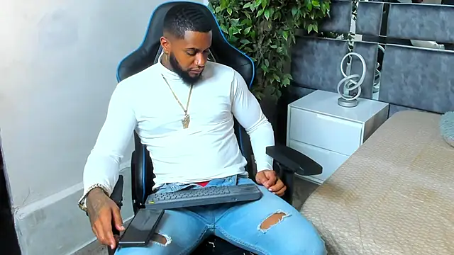 Snapshot of jay_jhonson01 chatting on 02/20/26, 06:26 jay jhonson01 online show from 02/20/26, 06:26